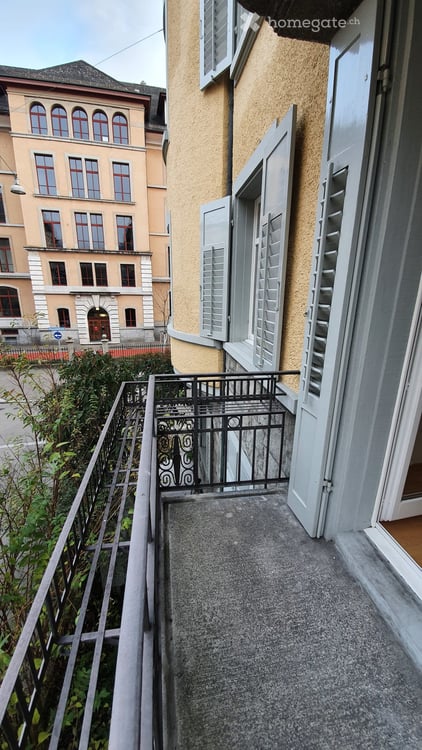 Renovierte 3,5 Zimmer Wohnung in gepflegtem Stil am Puls von Zürich 8