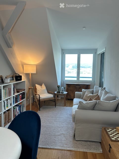 Freundliche, voll möblierte 2.5-Zimmer Wohnung mit Seesicht zur Untervermietung in Horgen Oberdorf 3