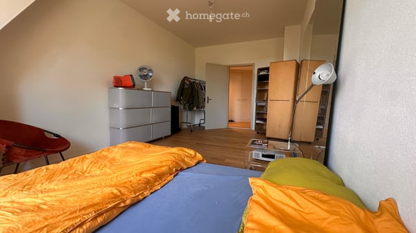 Voll mittendrin: Grosszügige 5.5-Zimmer-Wohnung – ideal für WG 9