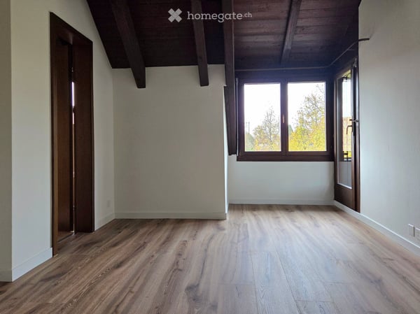 Äusserst charmante & frisch sanierte 3.5-Zi.-Maisonette-Dachwohnung an ruhiger Lage Zürich Witikon 4