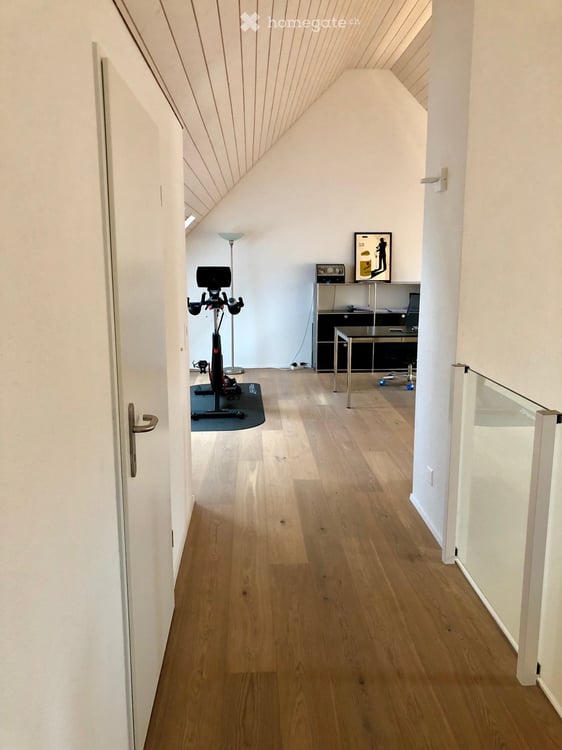 Exklusives Wohnerlebnis mit Galerie: Lichtdurchflutete 4.5-Zimmer-Dach-Maisonette 12