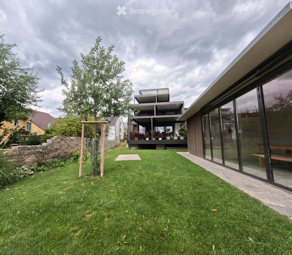 Neuwertige 2.5-Zimmer-Wohnung direkt am Rhein mit Terrasse und Tiefgaragenplatz 16