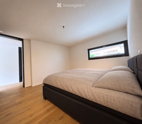 Neuwertige 1.5-Zimmer-Wohnung direkt am Rhein mit Terrasse und Tiefgaragenplatz 12