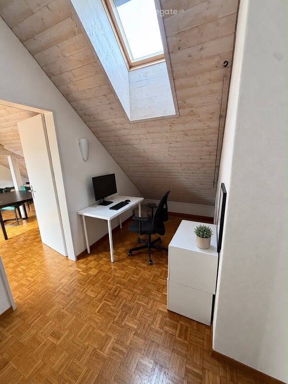 Charmante 2.5-Zimmer-Dachwohnung in Kloten – verfügbar ab 1. November 2026 3