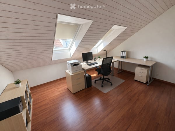 Charmantes 7.5-Zimmer-Doppeleinfamilienhaus in Wolfhausen 17