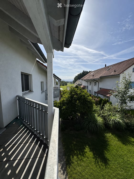Charmantes 7.5-Zimmer-Doppeleinfamilienhaus in Wolfhausen 13