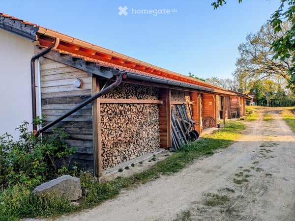 Bauernhaus mit mehreren Gebäuden in Poppi 3