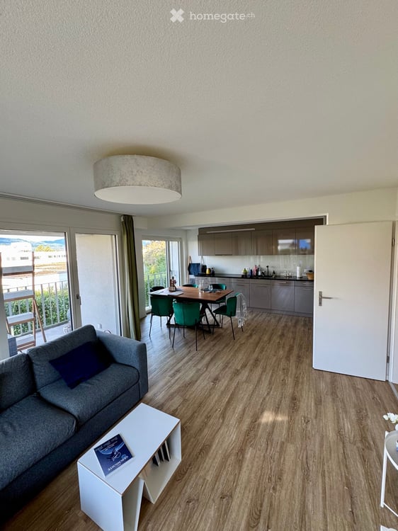 Charmante 3-Zimmer-Wohnung in Herrliberg mit Balkon und schöner Aussicht 2