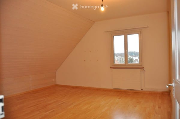 Charmante 3.5-Zimmer-Dachwohnung in Allschwil 4