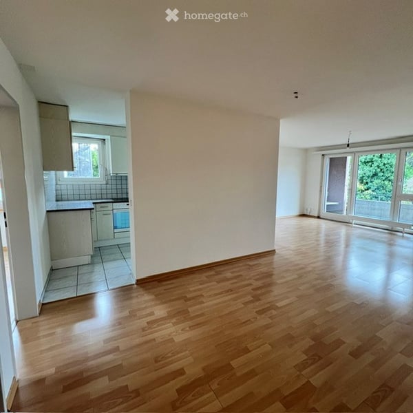 Helle und freundliche 4.5-Zimmer-Wohnung mit 2 Balkonen in Kölliken - Nähe Bahnhof und Altersheim 2