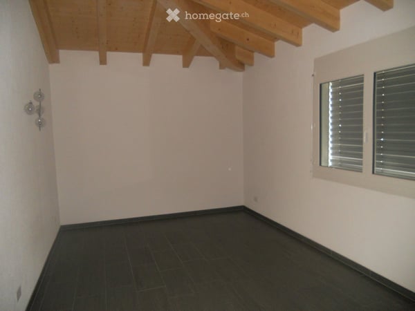 Charmante 3.5-Zimmer-Dachwohnung in Naters – Ruhige Lage mit herrlicher Aussicht 2
