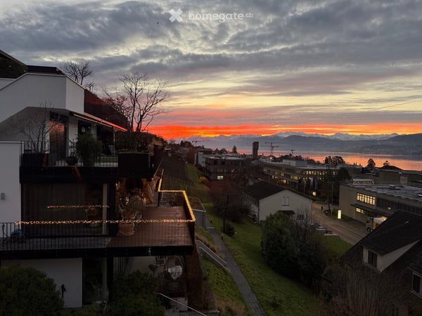 4.5 Zi., See-Sicht, ruhig, 4 Minuten vom Bhf- 4.5 Rooms | 180° Lake View | Quiet | 4 Min. to Train 9