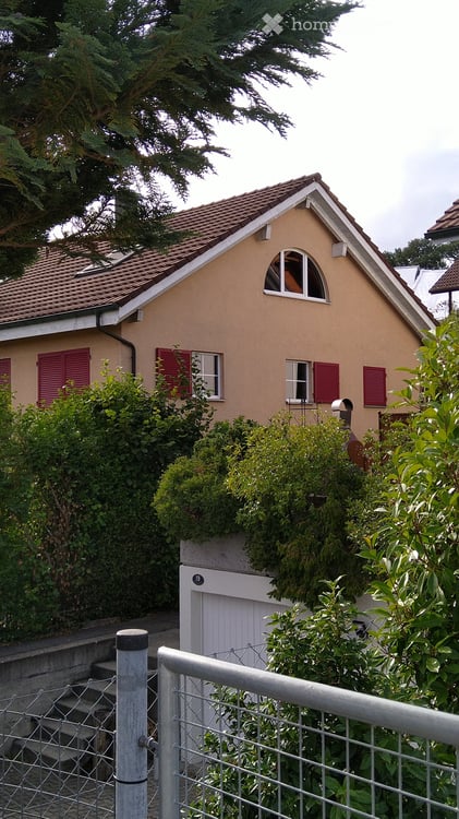 Charmantes 4.5-Zimmer-Doppeleinfamilienhaus mit kleinem Garten 2
