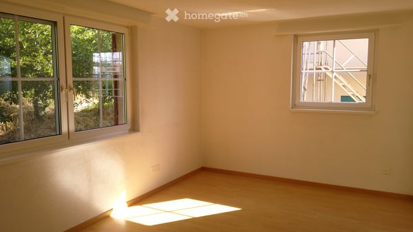 Charmantes 4.5-Zimmer-Doppeleinfamilienhaus mit kleinem Garten 9