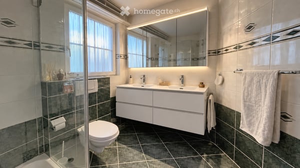 Gut gelegenes grosszügiges 4.5-Zimmer-Doppeleinfamilienhaus mit kleinem Garten 11