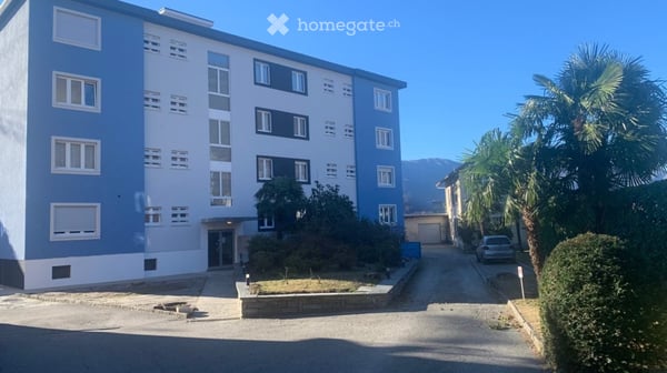 Grande appartamento 2.5 locali ristrutturato con balcone a Bellinzona, vicinissimo all'EOC 1