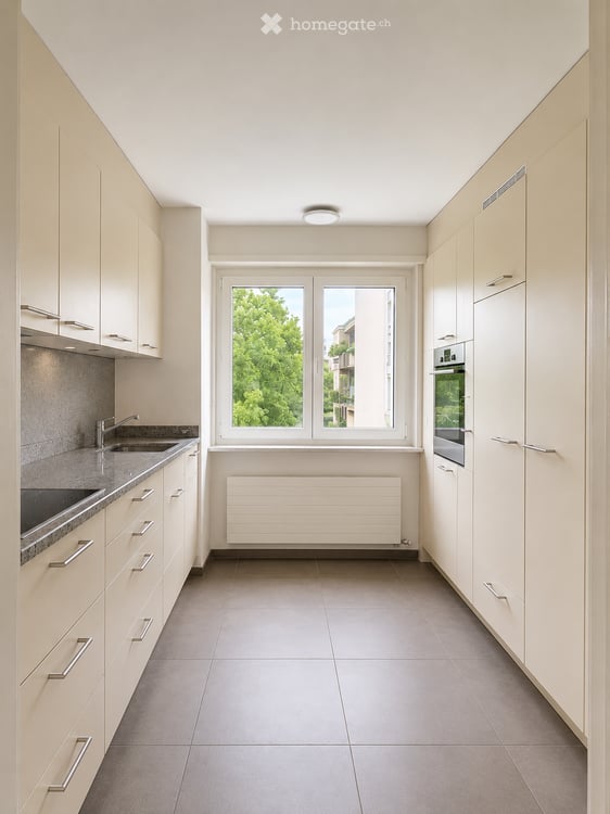 Helle 5-Zimmer-Wohnung mit Balkon und schöner Aussicht in Stäfa 4