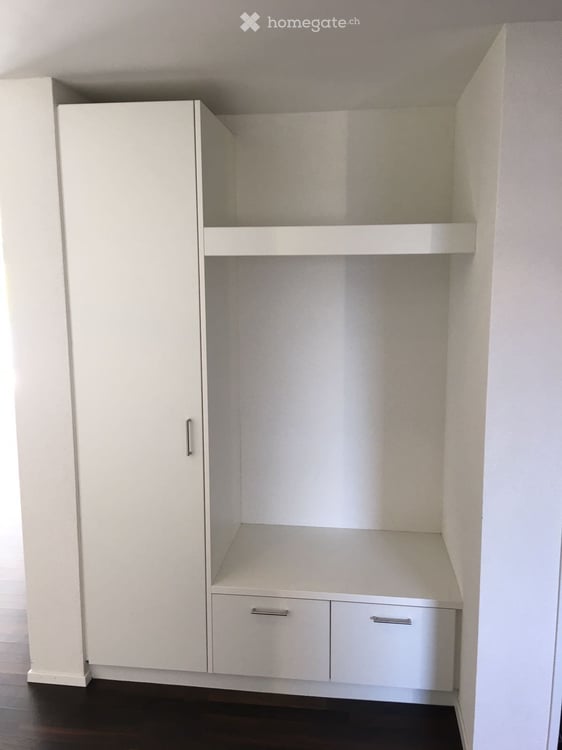 Helle und grosszügige 4.5-Zimmer-Wohnung mit Bergblick und Balkon in Bilten 6