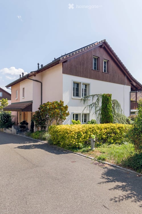 6 1/2 Zimmer- Einfamilienhaus (einseitig angebaut) in Geroldswil
