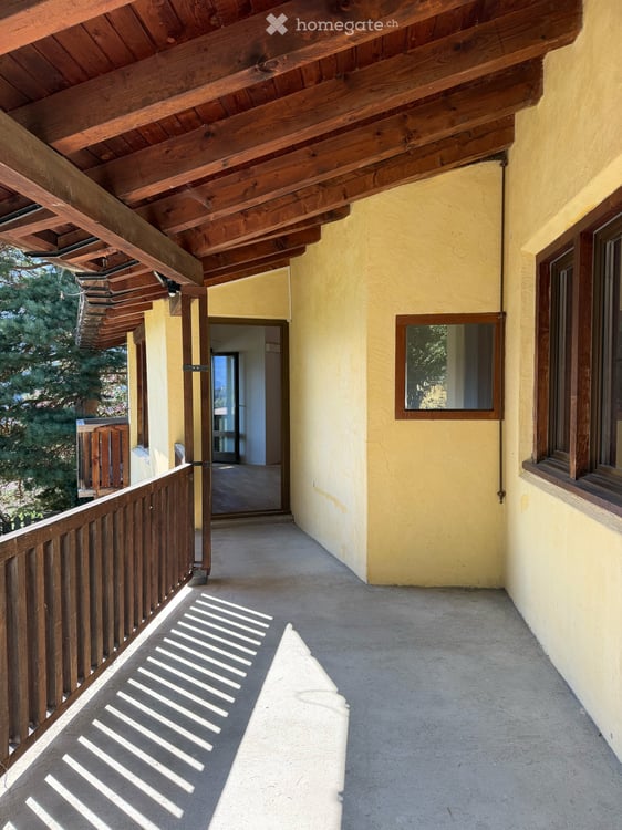 Einmaliges Haus mit grossem Garten und weiter Aussicht ins Domleschg 10