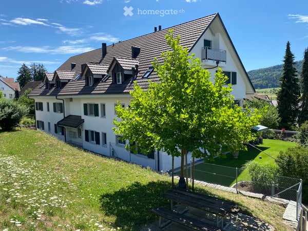 Grossartige 4.5-Zimmer-Dachwohnung an ruhiger Lage in Schöfflisdorf