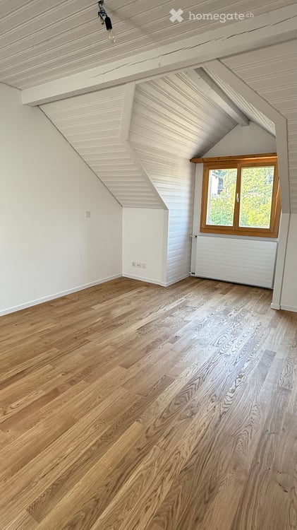 Frisch renovierte 3.5-Zimmer-Maisonettewohnung mit Balkon 4