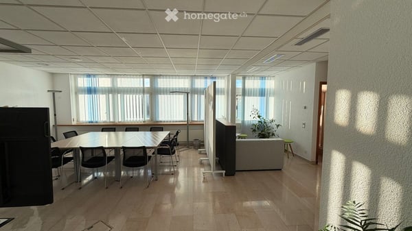 Bureau moderne de 3.5 pièces – Avenue de la Gare, Bulle pour reprise de bail