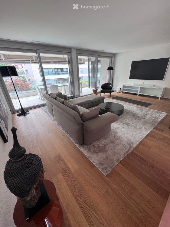 Moderne 3.5-Zimmer-Wohnung mit Balkon in Altendorf – vom 1. November - 30. April 2027 befristet