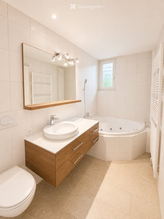 Wohnen wie im Einfamilienhaus – exklusive 5.5-Zimmerwohnung mit privatem Garten, Terrasse & Jacuzzi 10