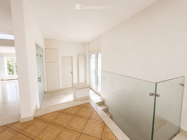 Wohnen wie im Einfamilienhaus – exklusive 5.5-Zimmerwohnung mit privatem Garten, Terrasse & Jacuzzi 2