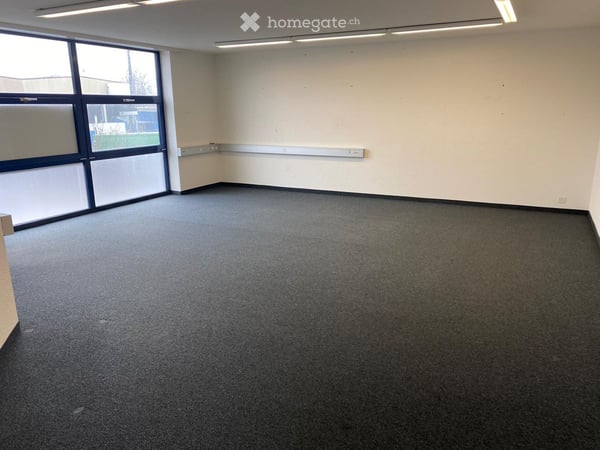 Modernes Büro im 1. OG an zentraler Lage in Weinfelden 2