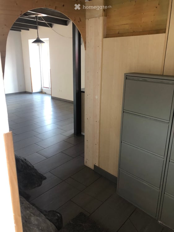 Rustica moderna in affitto a Giubiasco – 3.5 locali con balcone e vista panoramica 2