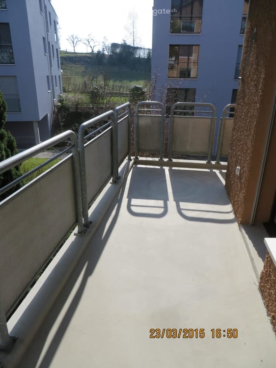 Ruhige sonnige 3.5-Zimmer-Wohnung mit 2 Balkonen an zentraler Wohnlage (unbefristet) 7