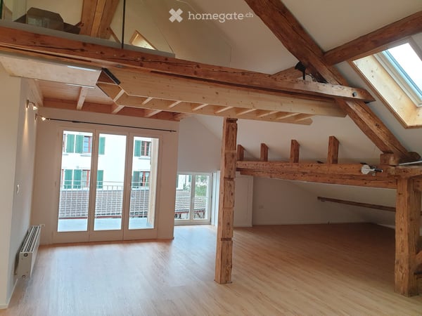 Helle Dachwohnung in Dürnten