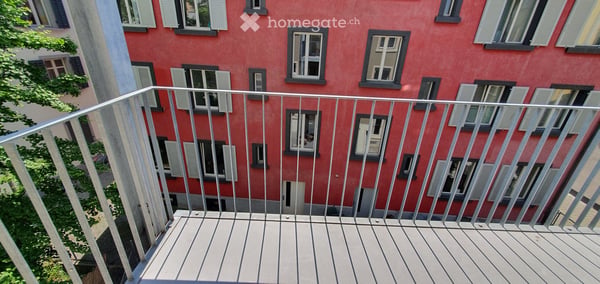 Grosszügige Altbauwohnung im beliebten Kreis 3 10