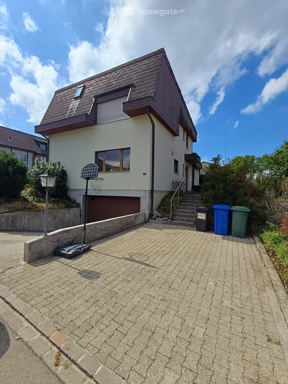 Freistehendes 5½-Zimmer-Einfamilienhaus mit idyllischem, sonnigem Garten