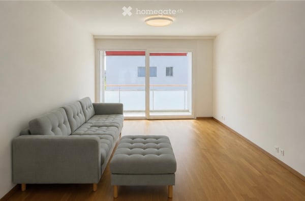 Appartement lumineux de 2.5 pièces avec balcon à Nyon