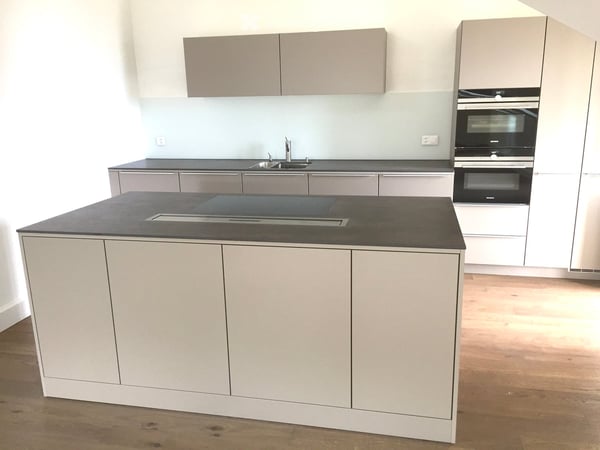 Traumhaftes Wohnen über dem Thunersee: Exklusive 2.5-Zimmer-Dachwohnung in Sigriswil 8