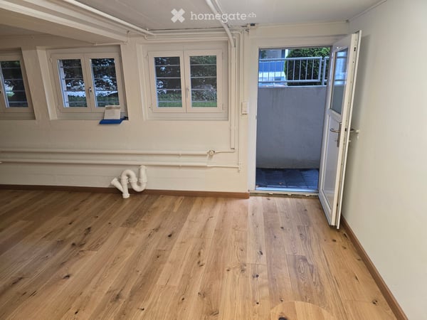 NEU RENOV. Gewerberaum mit Aussenparkplatz 1