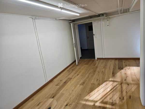 NEU RENOV. Gewerberaum mit Aussenparkplatz 3