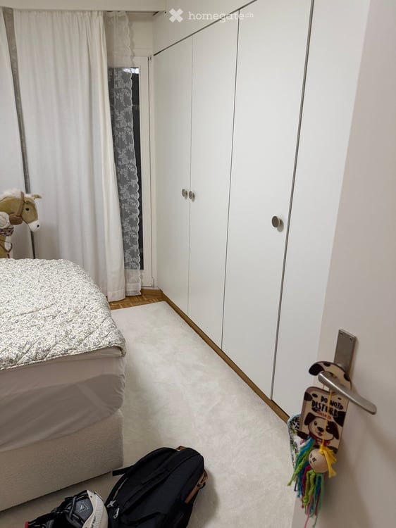 Grosszügige 4.5-Zimmer-Wohnung mit Bergblick in Adliswil 5