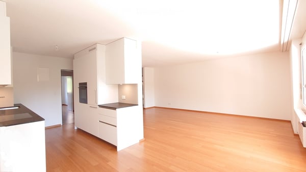 Gemütliche 3.5-Zimmer-Wohnung im Erdgeschoss in Zürich-Seebach 1
