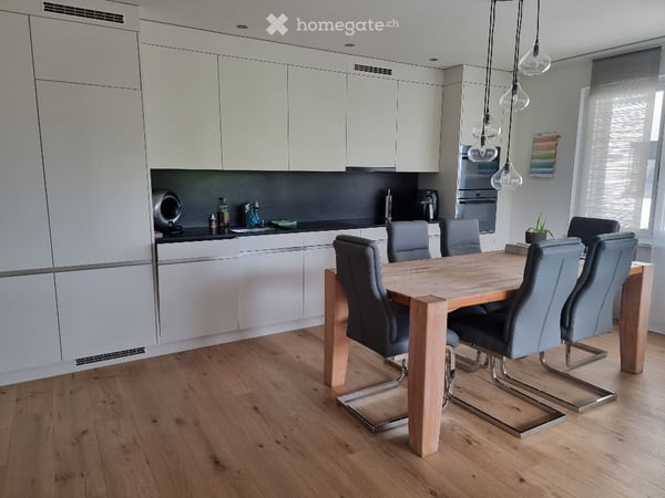 Moderne 3.5-Zimmer-Wohnung mit Aussicht in Goldingen