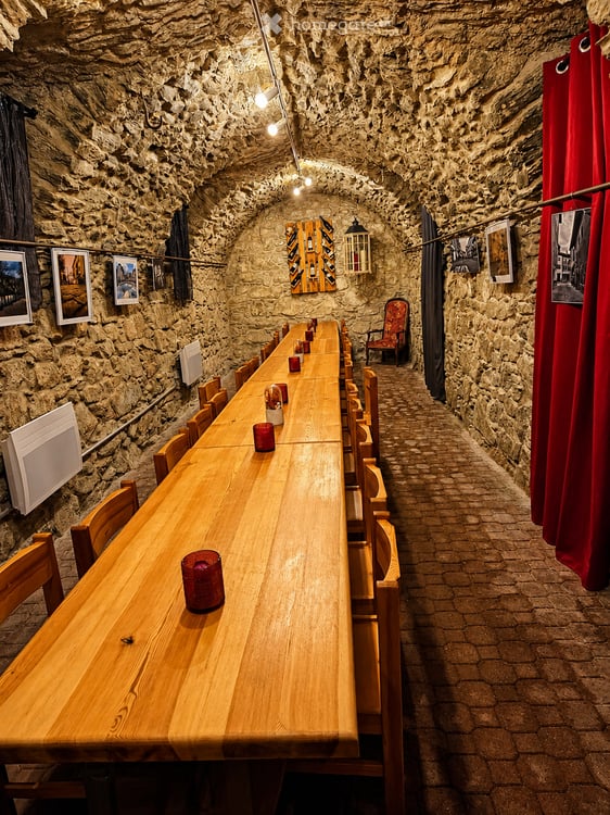 Restaurant de charme à reprendre à Bramois – Caveaux voûtés, grande terrasse et établissement équipé 4