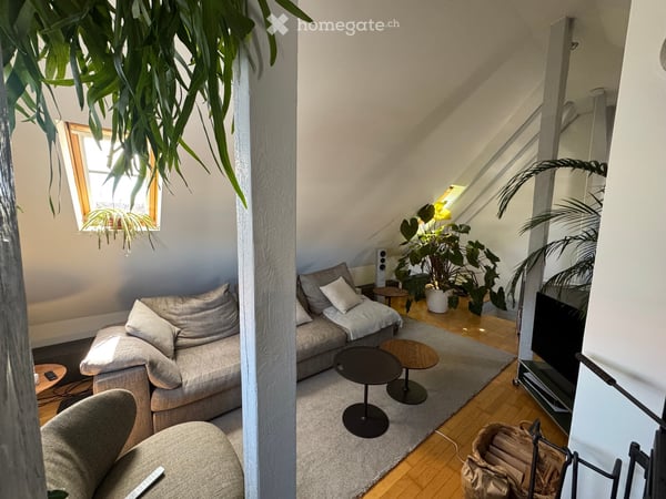 Charmante 4-Zimmer- Maisonette-Dachwohung mit Balkon in Basel 2