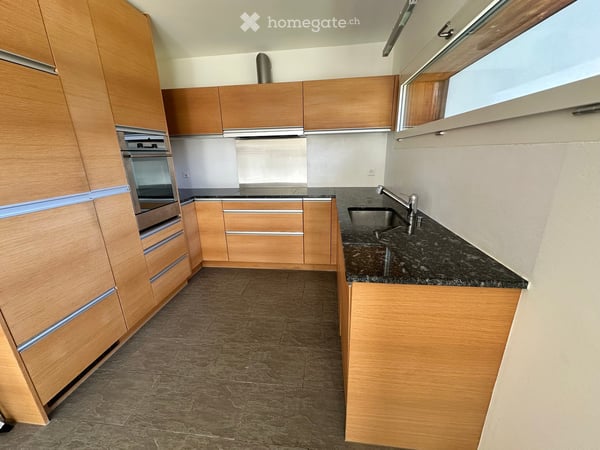 Charmante 3.5-Zimmer-Maisonetten-Erstwohnung in Samedan -ruhig gelegen mit schönem Gartensitzplatz 4