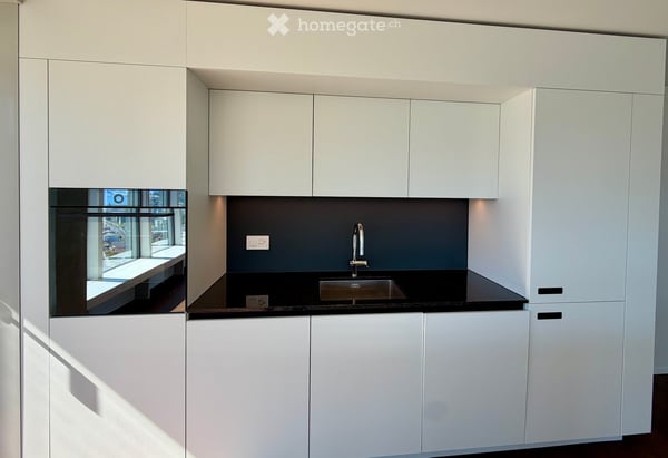 Erstvermietung 2,5 WG, 68m² + 12m2 Terrasse mit Seesicht 24. Stock 4