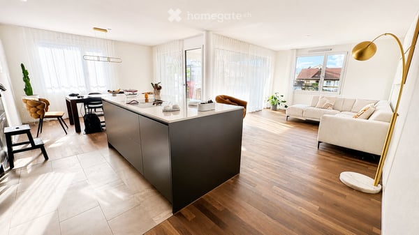 Modern 4.5-Room Apartment with Panoramic Countryside Views, Loggia & EV Parking 4