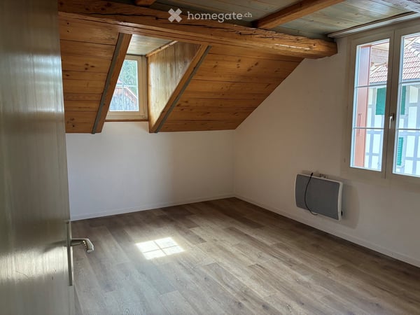 Wunderschöne teilssanierte 4.5‑Zimmer‑Dachwohnung in Jegenstorf 5