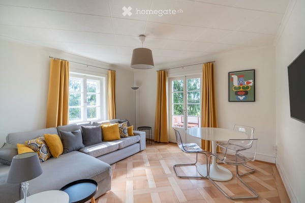 Ruhige, stilvoll möblierte 3-Zimmer-Wohnung mit Balkon in Zürich-Höngg - komplett ausgestattet 2